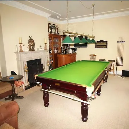 White House Manor Homestay